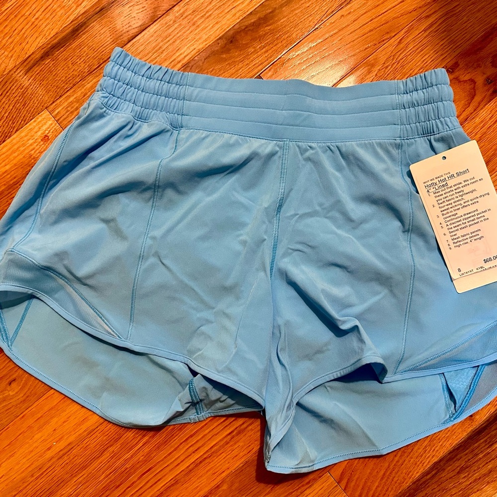 Lululemon hotty hot shorts 4” HR NWT